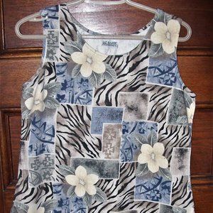 ~~~ Sleeveless TOP ~~~ by LIZ BAKER Essentials